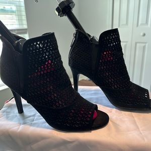 Unisa black peep-toe heel booties